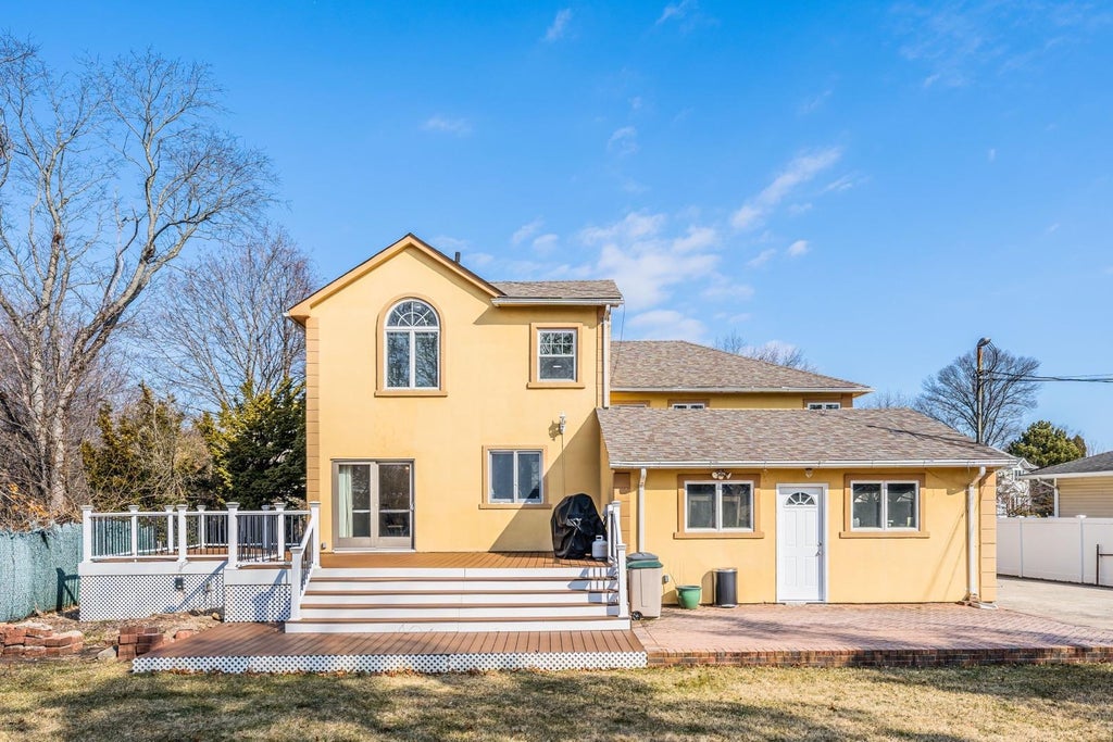 26 of 28 - 316 White Birch Lane, Jericho, NY