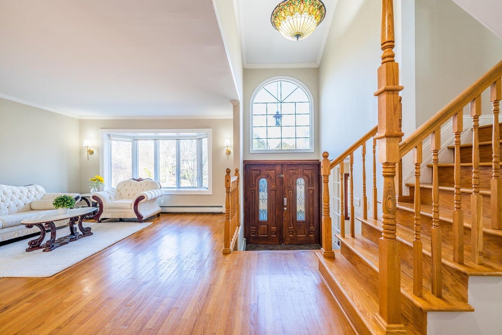 5 of 28 - 316 White Birch Lane, Jericho, NY
