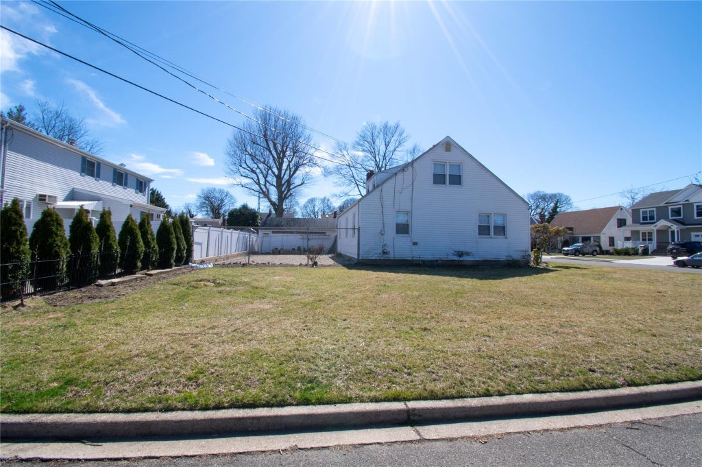 5 of 28 - 2135 Maple St., Baldwin, NY