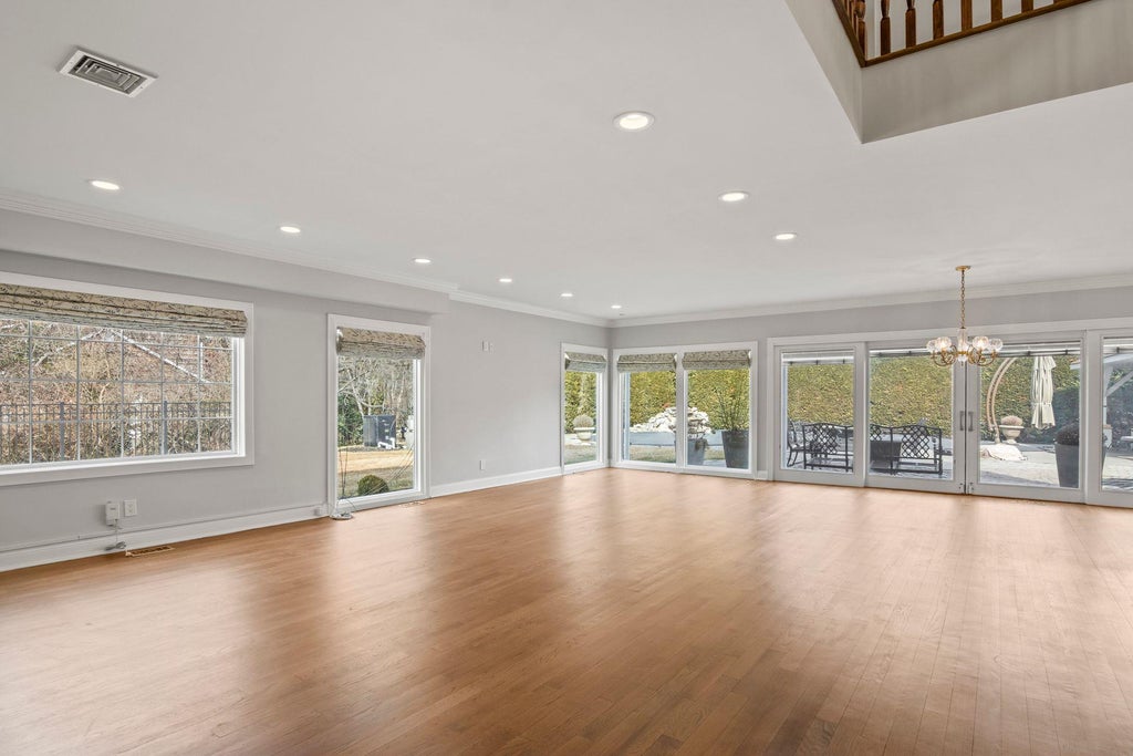 10 of 40 - 8 Wildwood Drive, Dix Hills, NY