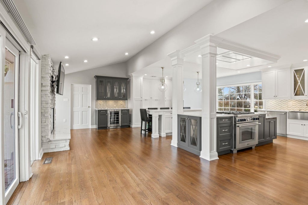12 of 40 - 8 Wildwood Drive, Dix Hills, NY
