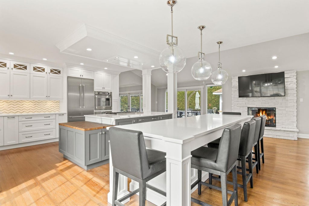 13 of 40 - 8 Wildwood Drive, Dix Hills, NY