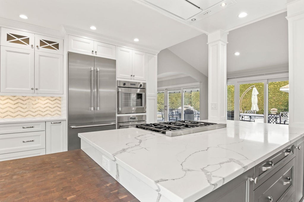 16 of 40 - 8 Wildwood Drive, Dix Hills, NY