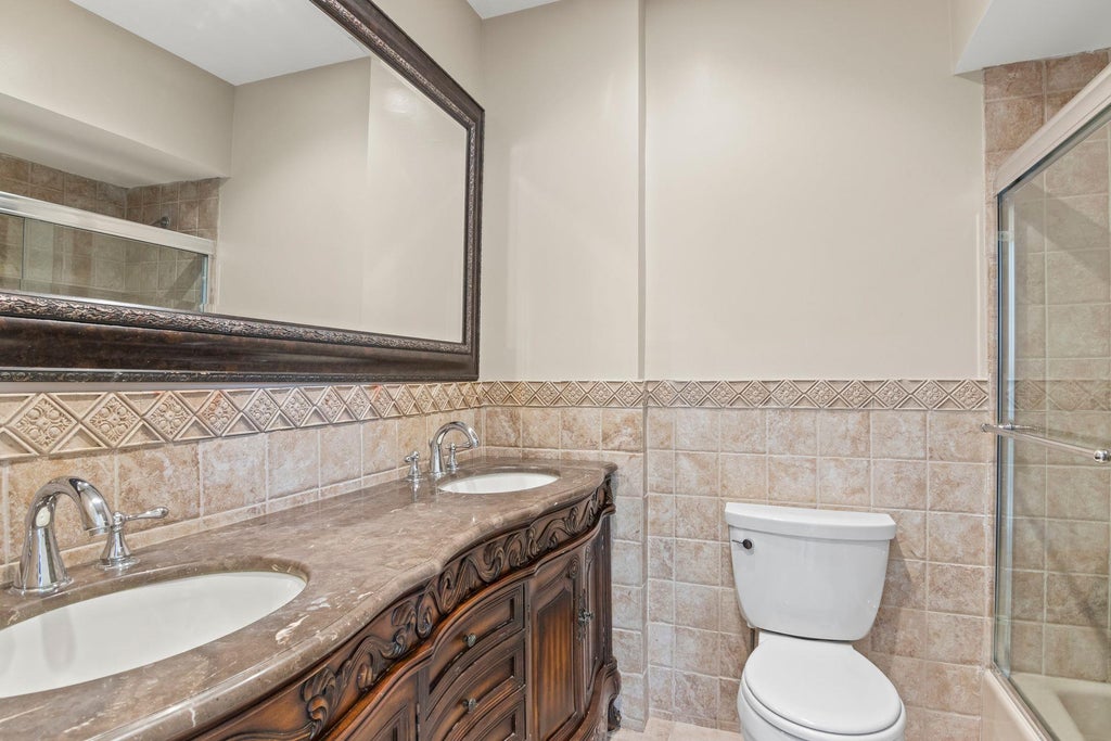 20 of 40 - 8 Wildwood Drive, Dix Hills, NY
