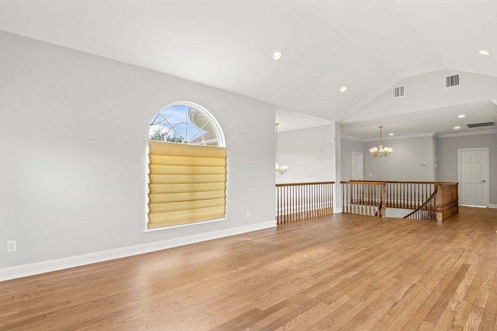 25 of 40 - 8 Wildwood Drive, Dix Hills, NY