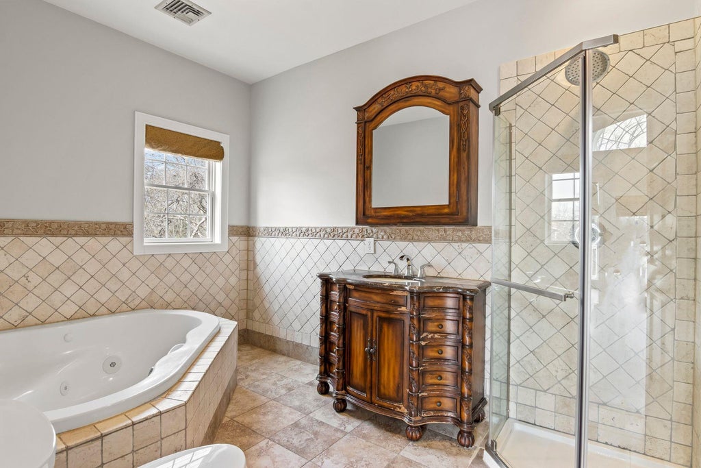 28 of 40 - 8 Wildwood Drive, Dix Hills, NY