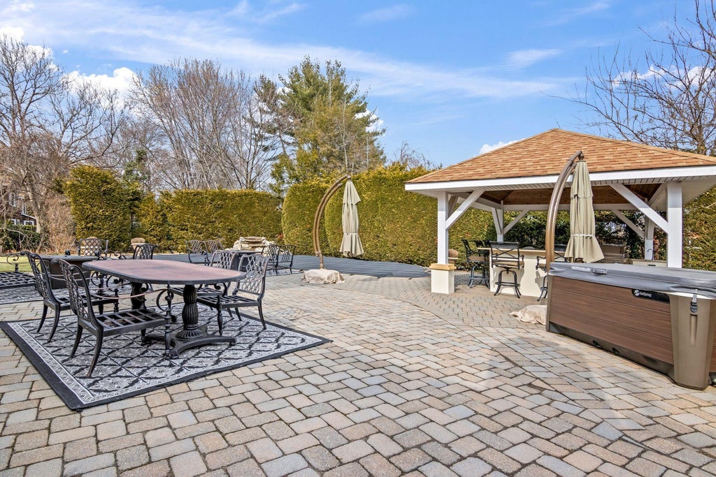 34 of 40 - 8 Wildwood Drive, Dix Hills, NY