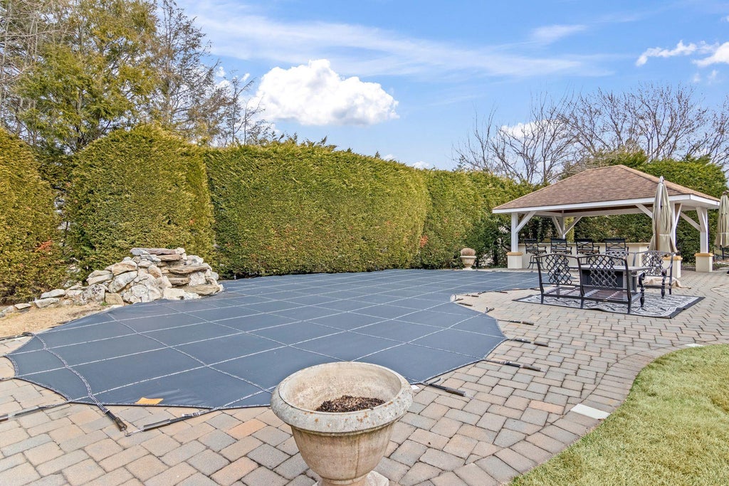 35 of 40 - 8 Wildwood Drive, Dix Hills, NY