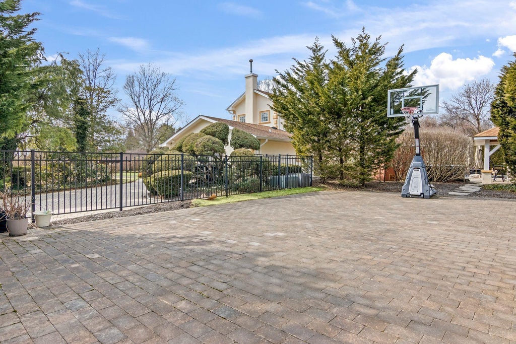 36 of 40 - 8 Wildwood Drive, Dix Hills, NY