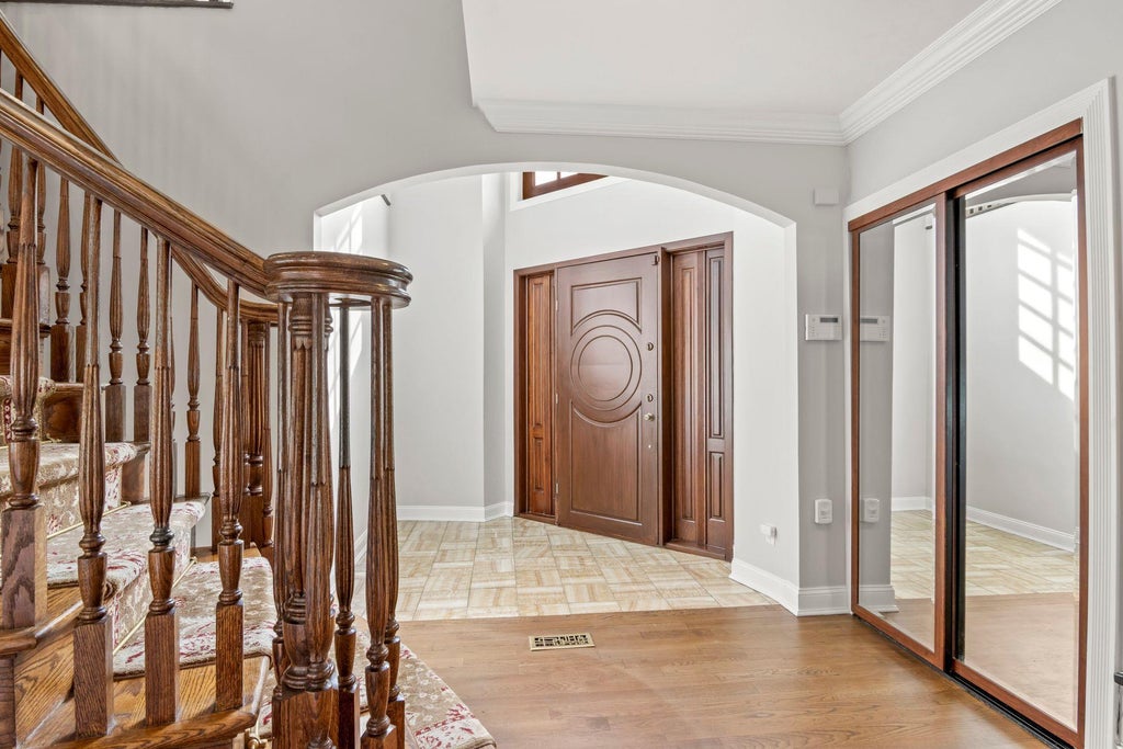 3 of 40 - 8 Wildwood Drive, Dix Hills, NY