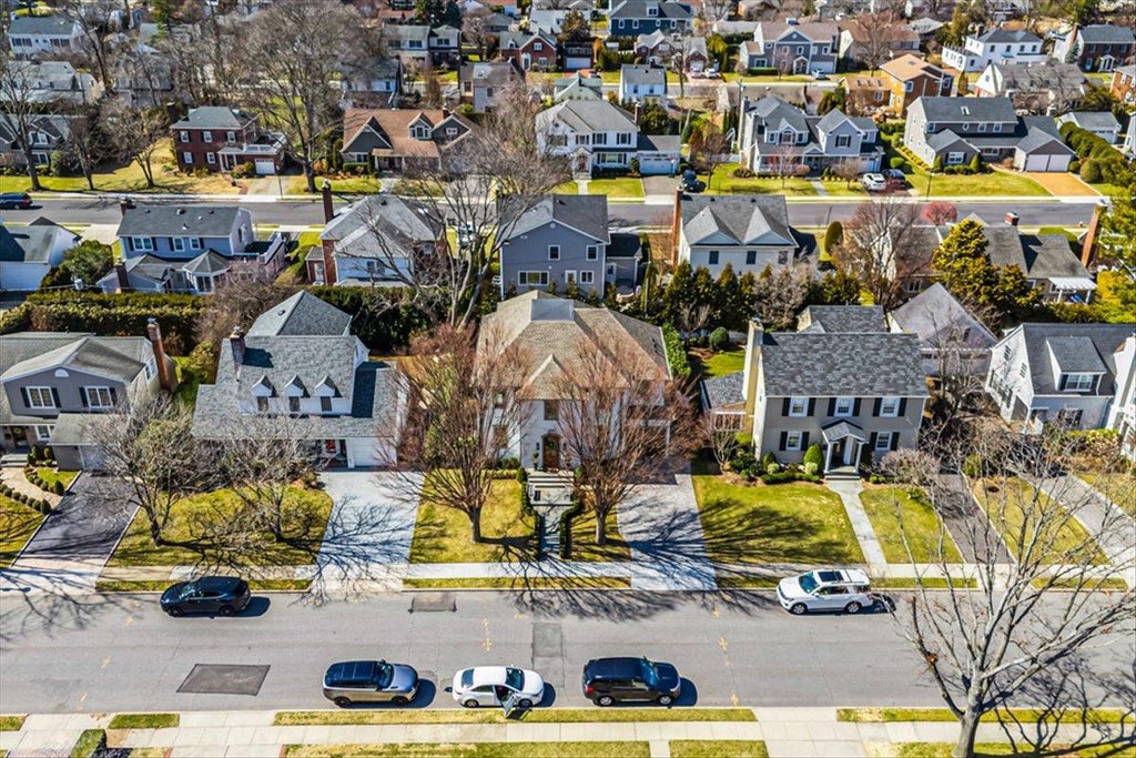 31 of 37 - 202 Euston Road, Garden City, NY