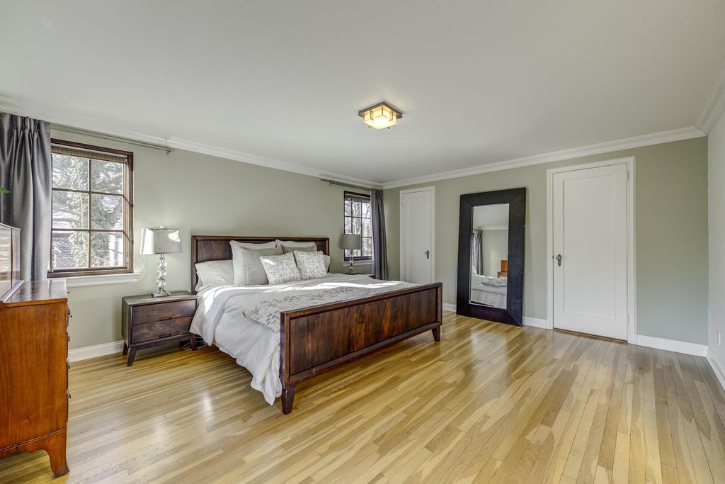 17 of 31 - 23 Castle Ridge Road, Manhasset, NY