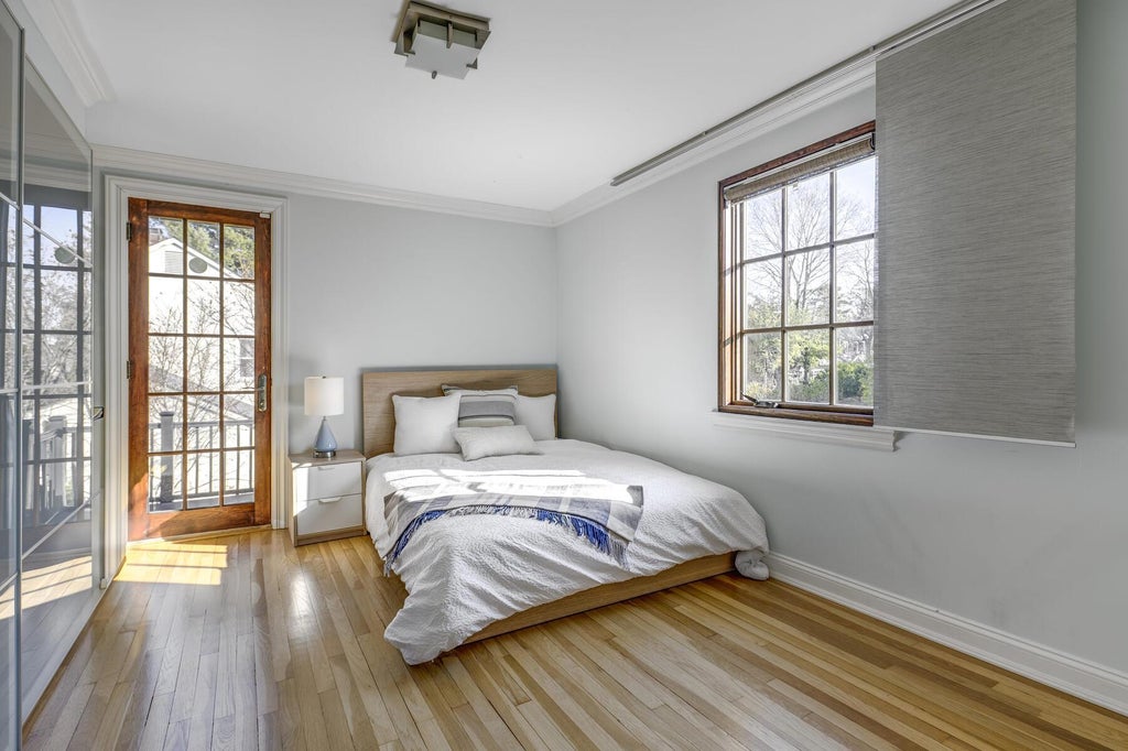 19 of 31 - 23 Castle Ridge Road, Manhasset, NY