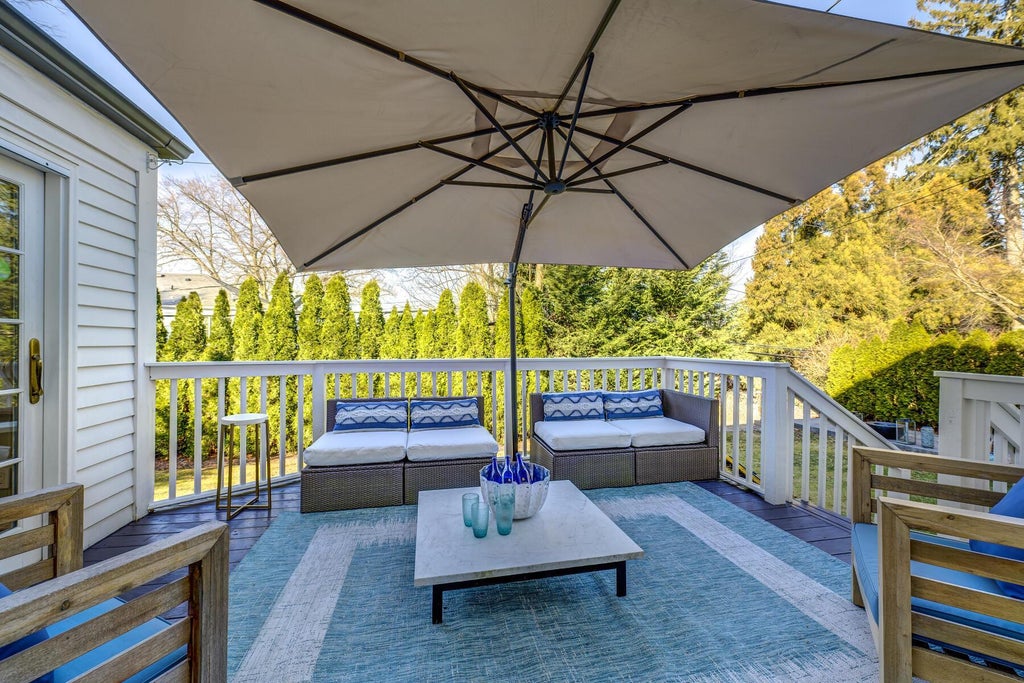 23 of 31 - 23 Castle Ridge Road, Manhasset, NY