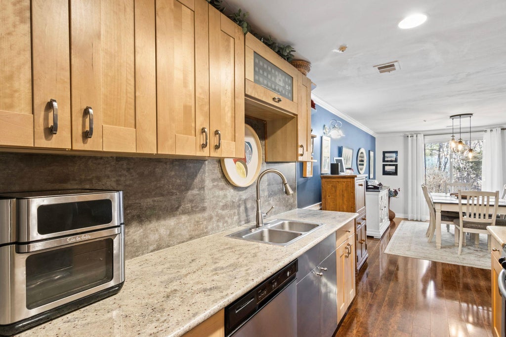 9 of 28 - 756 Blue Ridge Drive, Medford, NY