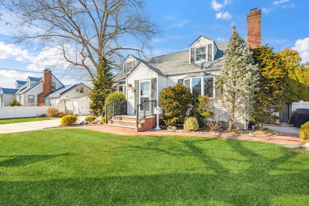 1 of 32 - Undisclosed, East Meadow, NY