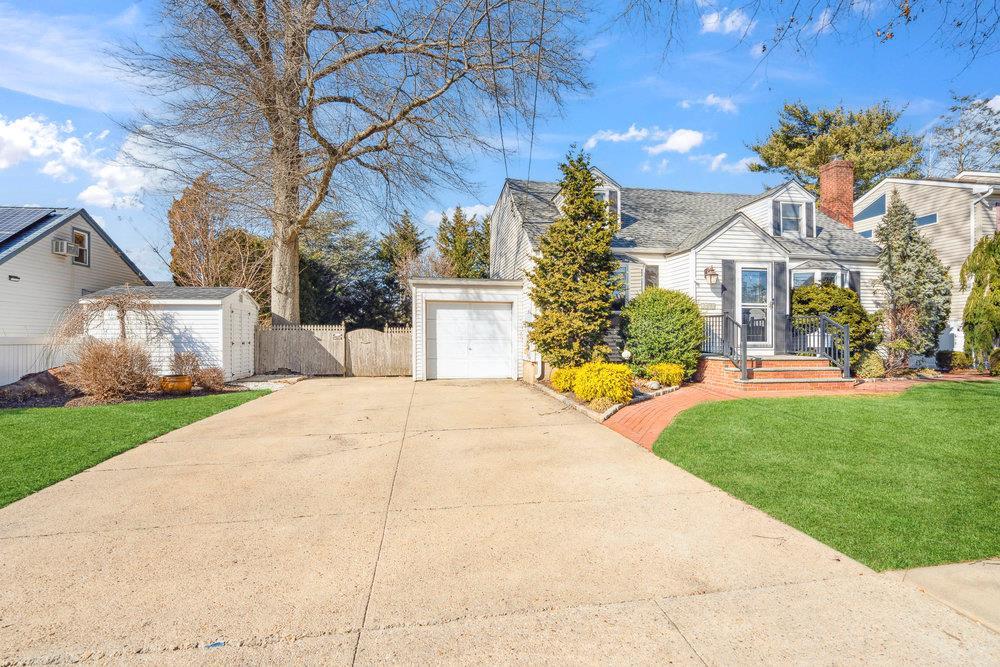 2 of 32 - Undisclosed, East Meadow, NY