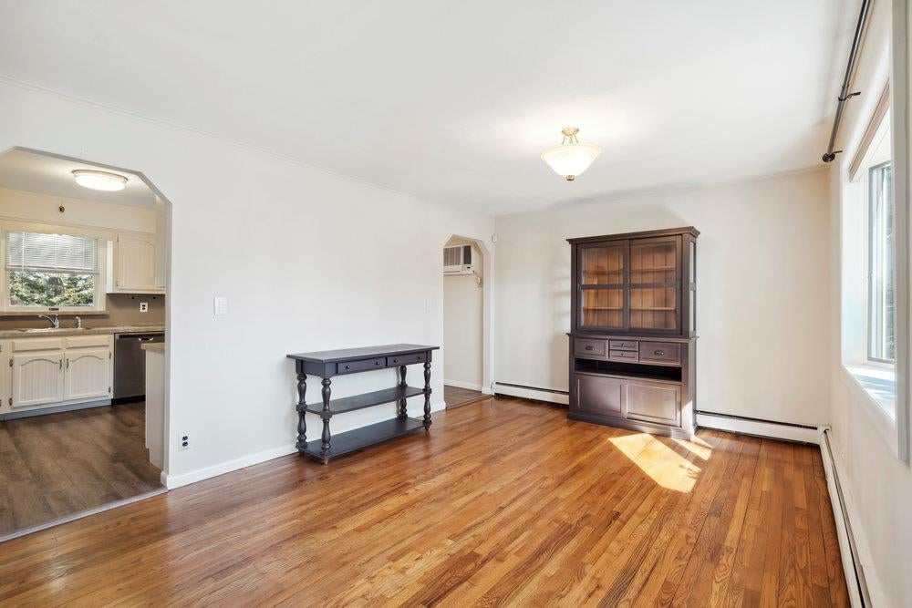 6 of 32 - Undisclosed, East Meadow, NY