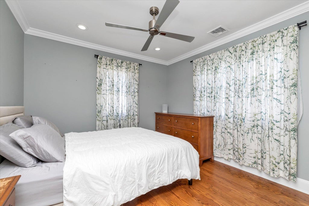 9 of 19 - 617 Haig St., Baldwin, NY