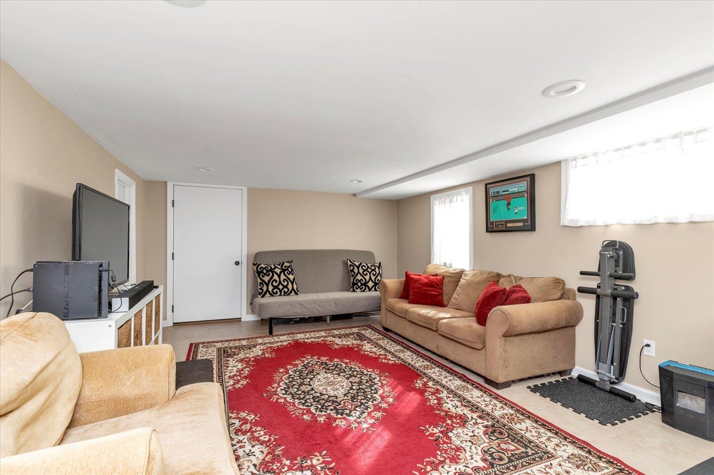 12 of 19 - 617 Haig St., Baldwin, NY