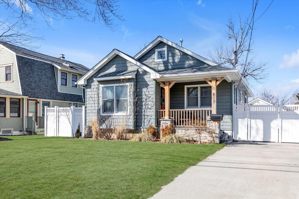 18 of 19 - 617 Haig St., Baldwin, NY