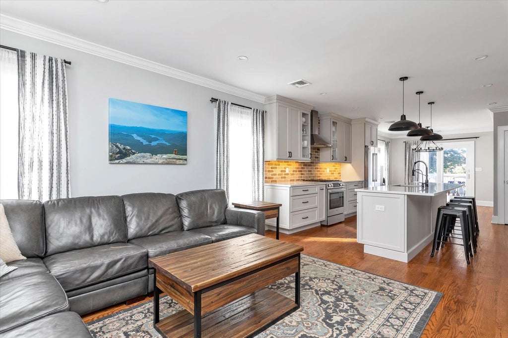 3 of 19 - 617 Haig St., Baldwin, NY