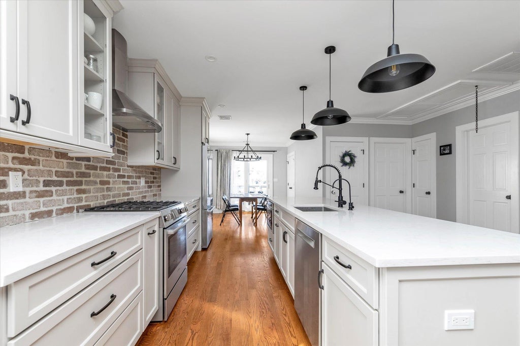 7 of 19 - 617 Haig St., Baldwin, NY