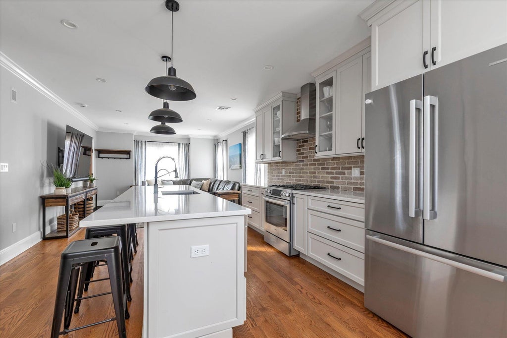 8 of 19 - 617 Haig St., Baldwin, NY