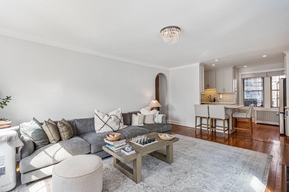9 of 21 - 150 Burns St. # 2h, Forest Hills, NY