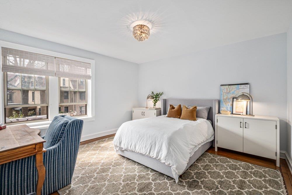 11 of 21 - 150 Burns St. # 2h, Forest Hills, NY