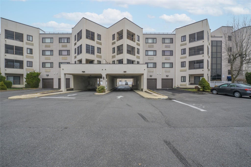1 of 19 - 725 Miller Avenue # 320, Freeport, NY