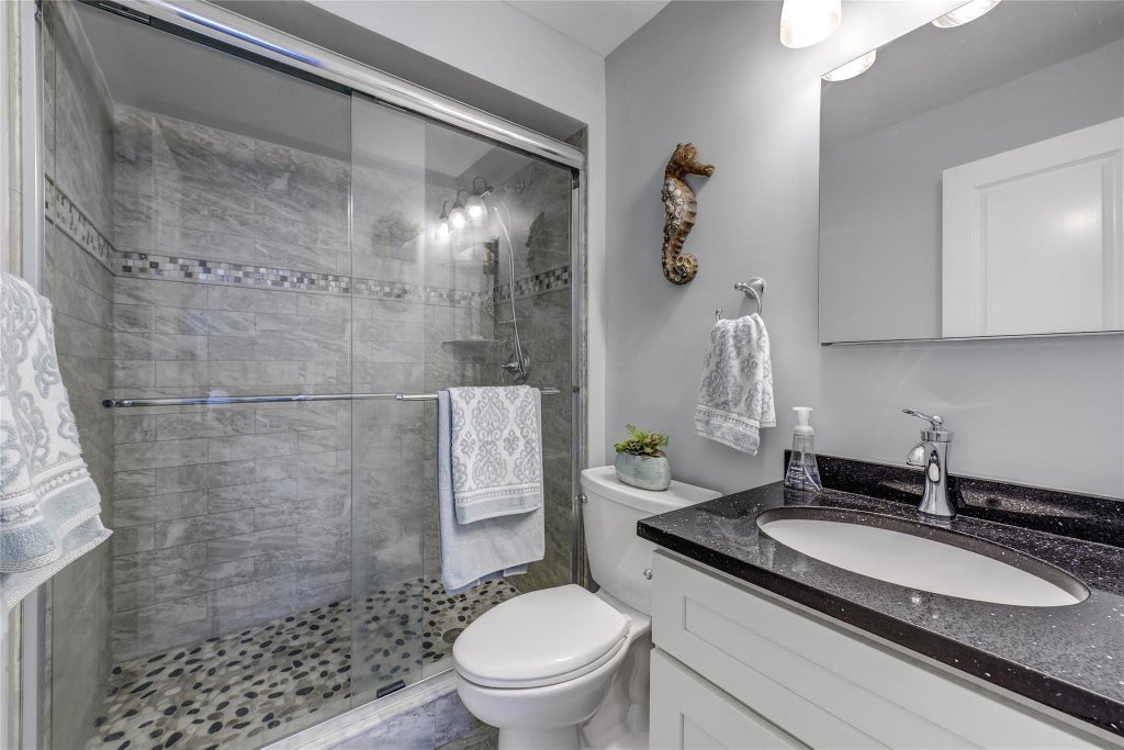 11 of 19 - 725 Miller Avenue # 320, Freeport, NY