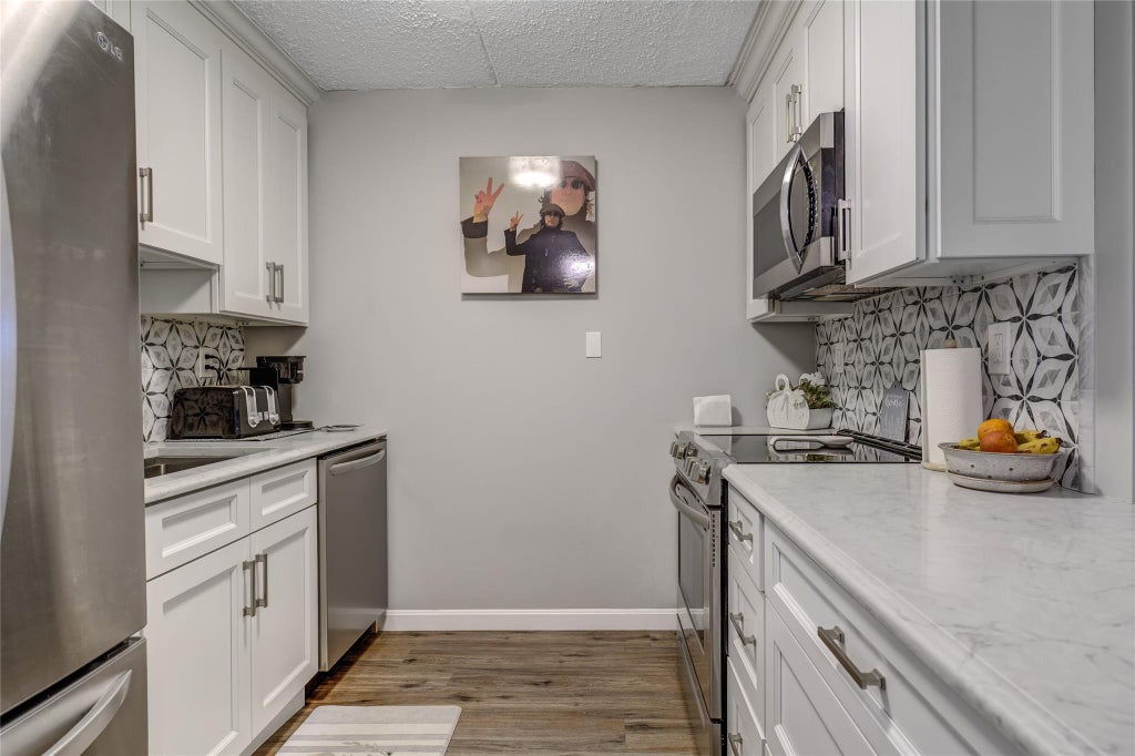 3 of 19 - 725 Miller Avenue # 320, Freeport, NY