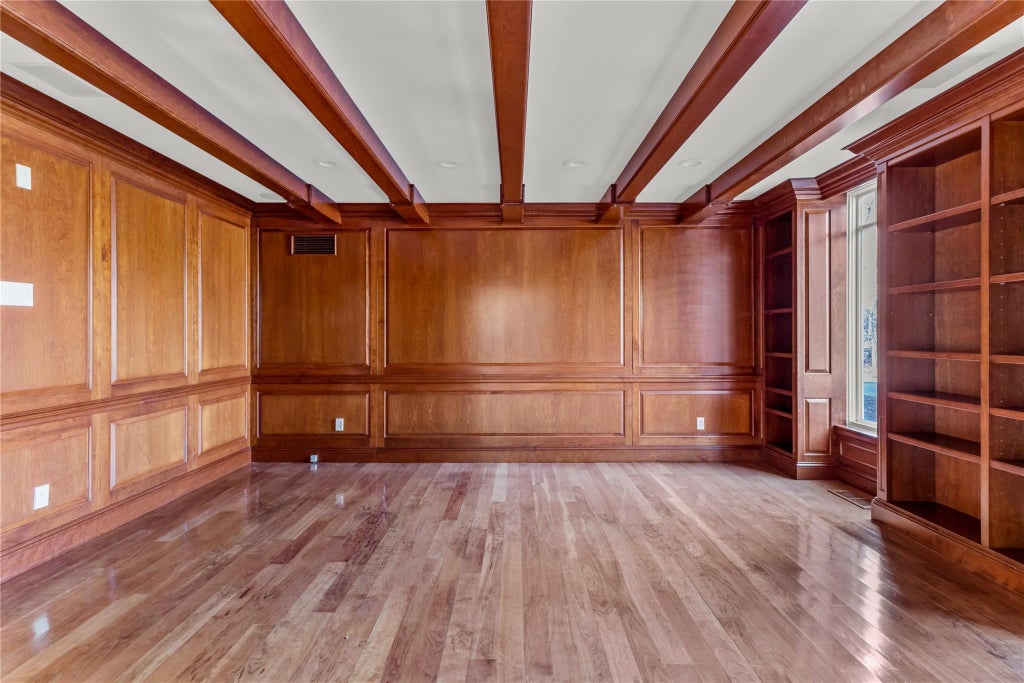 16 of 32 - 1620 Old Cedar Swamp Road, Brookville, NY