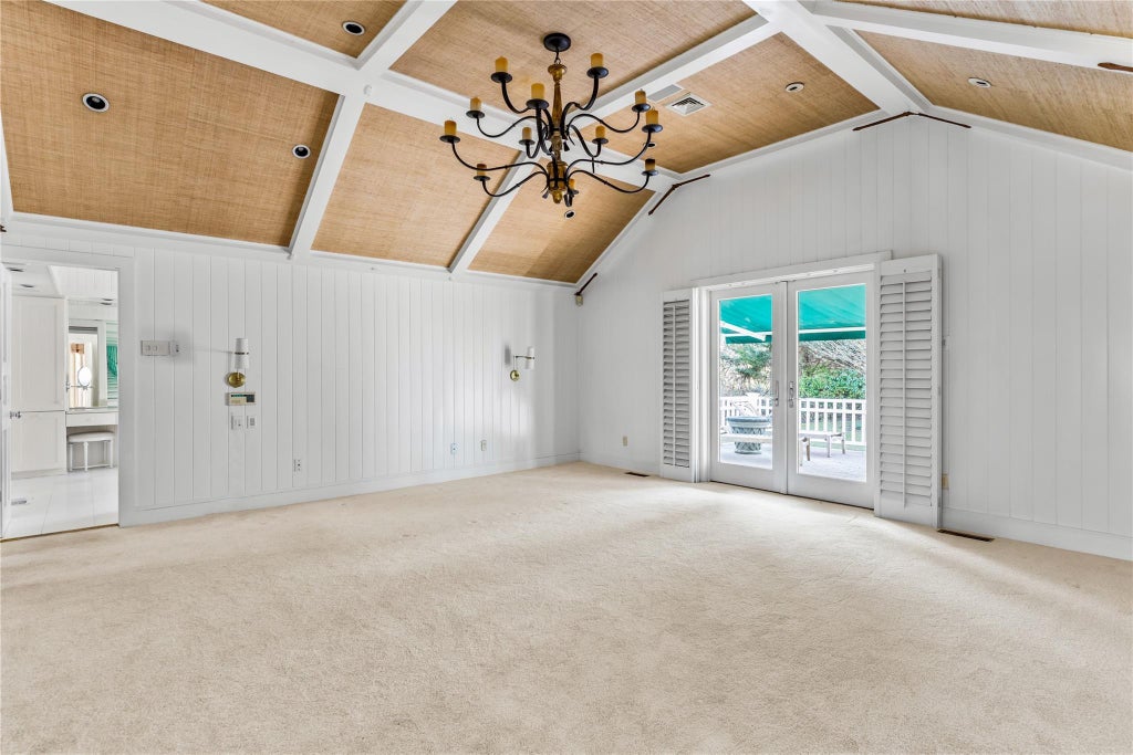19 of 32 - 1620 Old Cedar Swamp Road, Brookville, NY