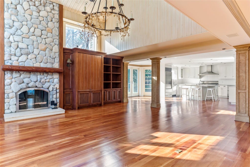 7 of 32 - 1620 Old Cedar Swamp Road, Brookville, NY