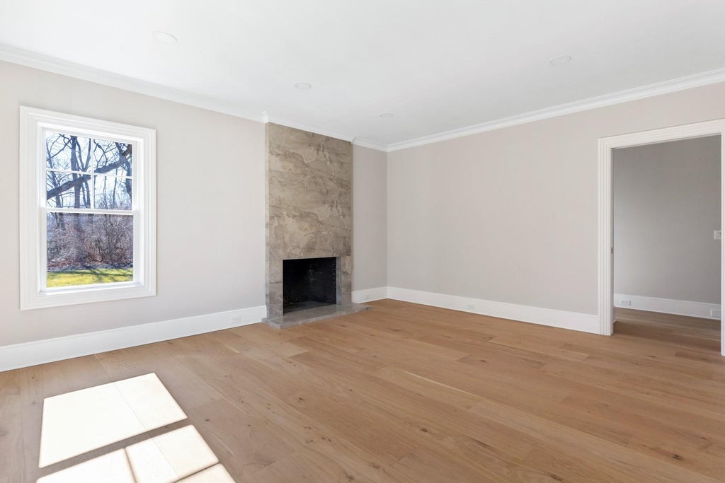 17 of 33 - 1132 Cedar Swamp Road, Old Brookville, NY