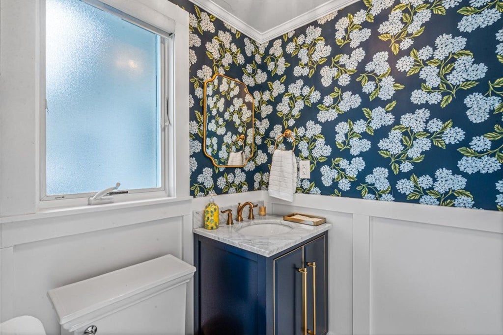 17 of 50 - 111 Berkshire Road, Rockville Centre, NY