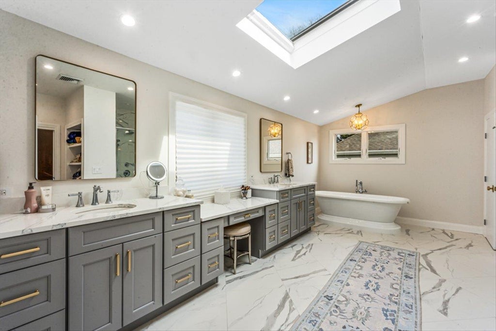 28 of 50 - 111 Berkshire Road, Rockville Centre, NY