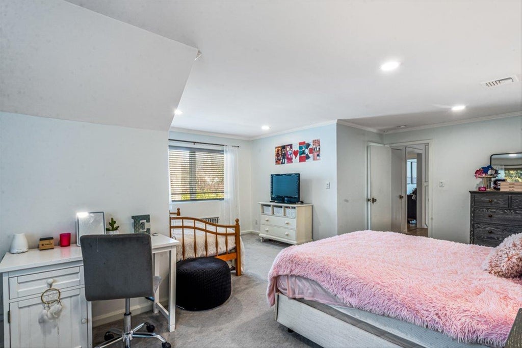 32 of 50 - 111 Berkshire Road, Rockville Centre, NY