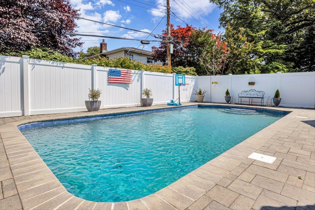 45 of 50 - 111 Berkshire Road, Rockville Centre, NY