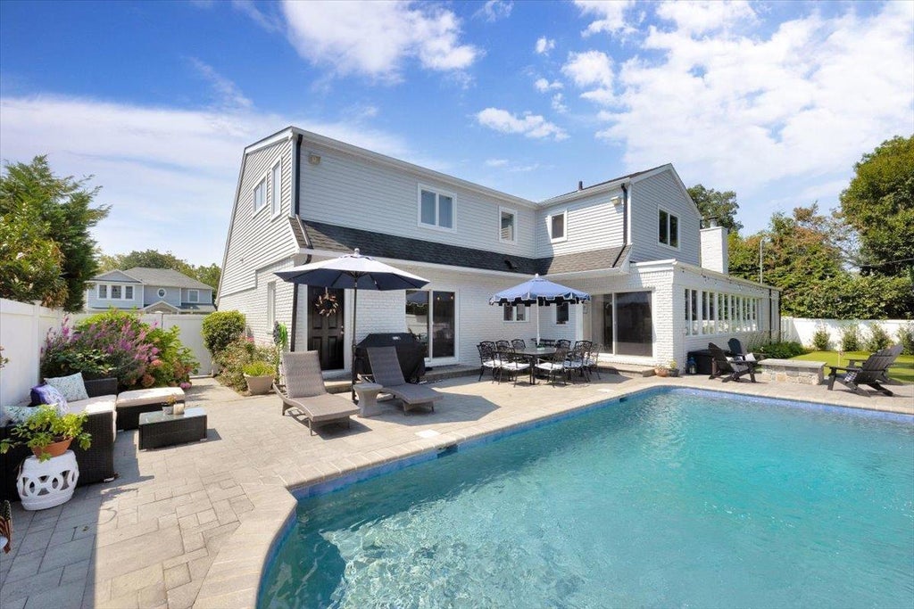 46 of 50 - 111 Berkshire Road, Rockville Centre, NY