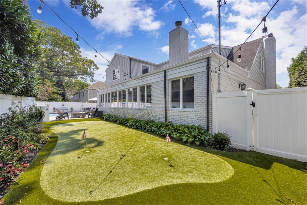 48 of 50 - 111 Berkshire Road, Rockville Centre, NY
