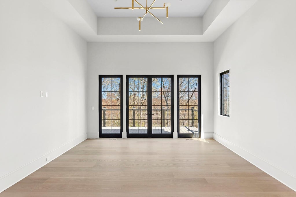 21 of 32 - 28 Earle Drive, Muttontown, NY