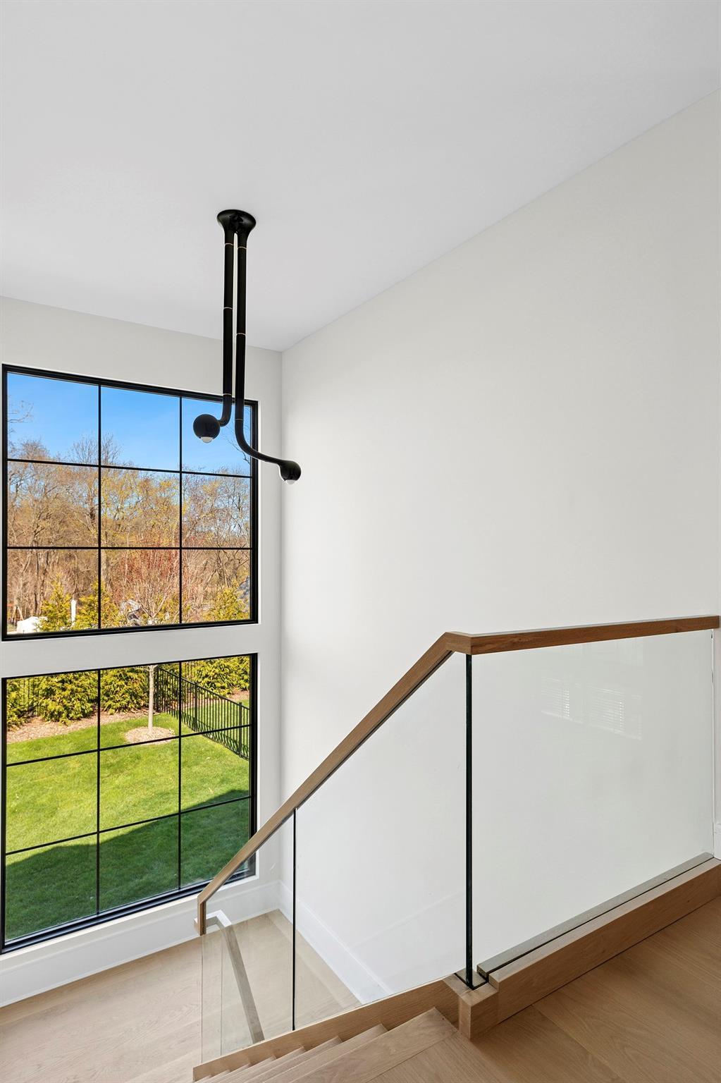 27 of 32 - 28 Earle Drive, Muttontown, NY
