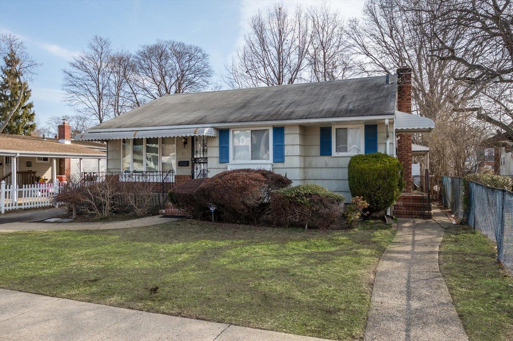 2 of 24 - Undisclosed, Westbury, NY