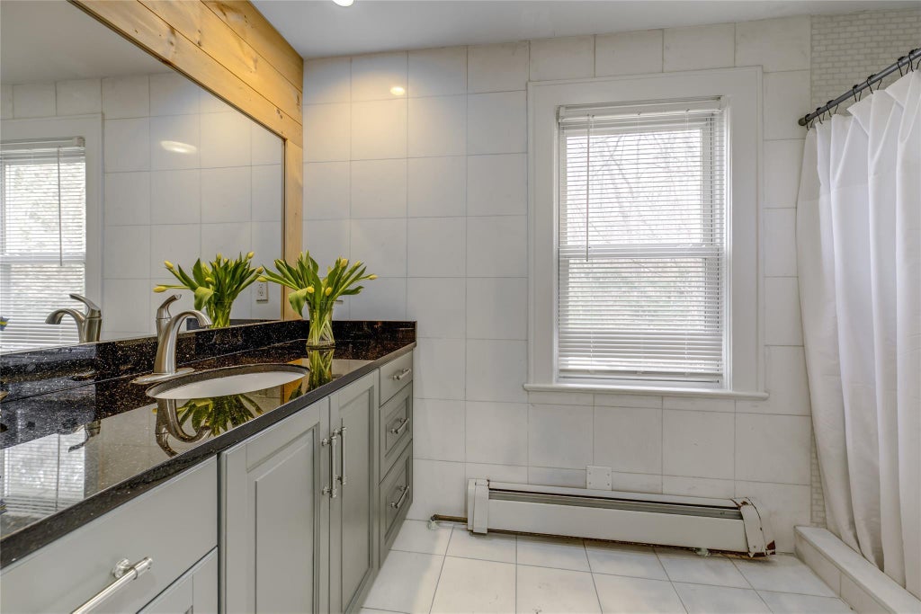 19 of 35 - 25 Beverly Road, Glen Cove, NY