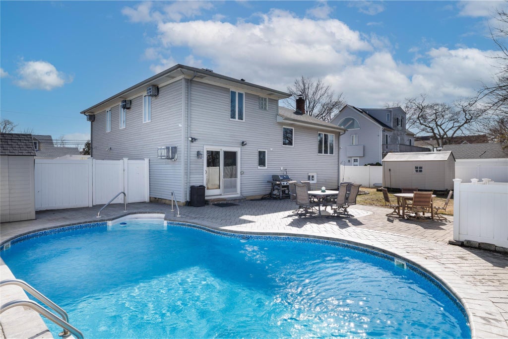20 of 38 - 1111 Steele Boulevard, Baldwin, NY