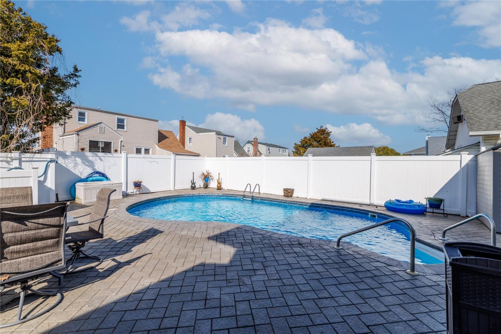 22 of 38 - 1111 Steele Boulevard, Baldwin, NY