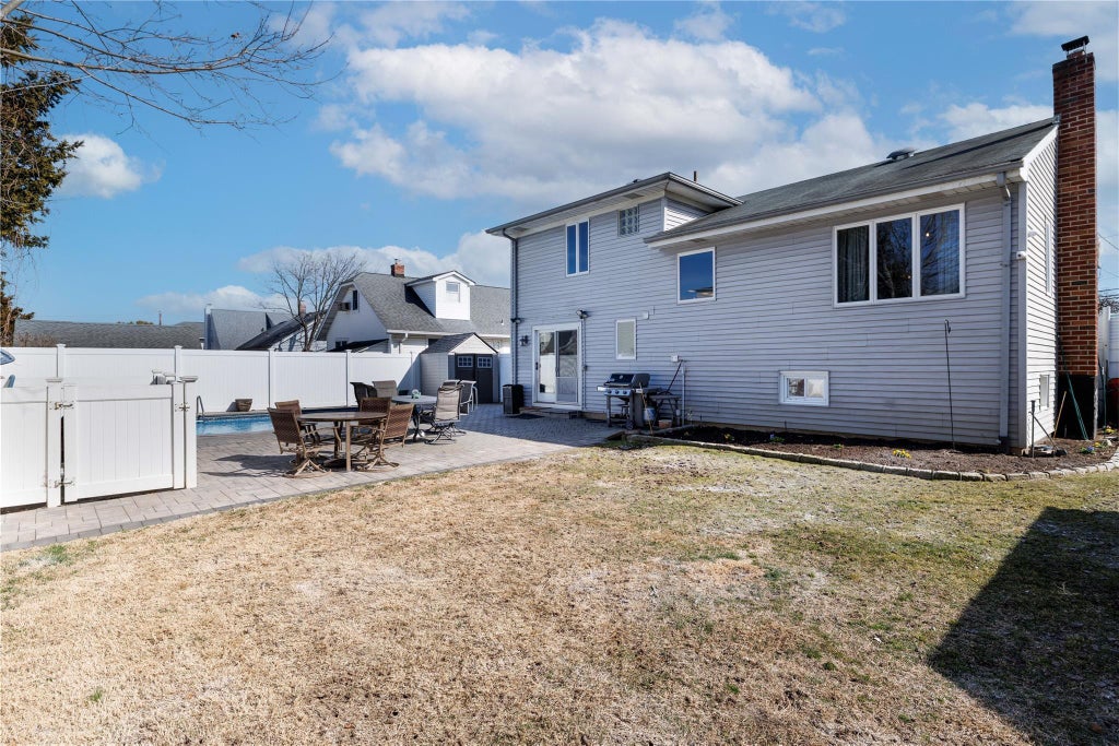 29 of 38 - 1111 Steele Boulevard, Baldwin, NY
